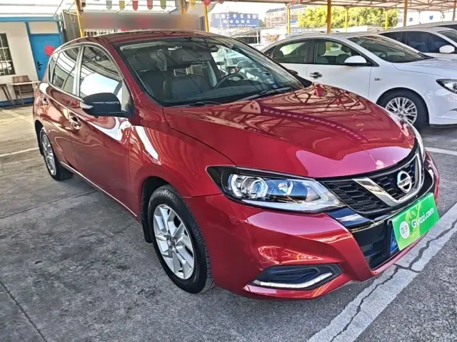 Nissan Tiida — Фото автомобиля 3
