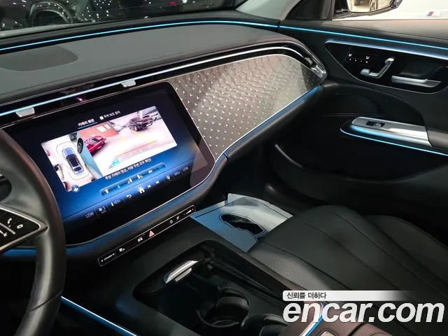 Mercedes-Benz E-Class — Фото автомобиля 12