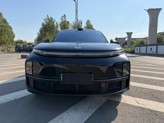 Li Auto L7 — Фото автомобиля 2