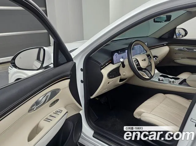 Genesis GV70 — Фото автомобиля 11