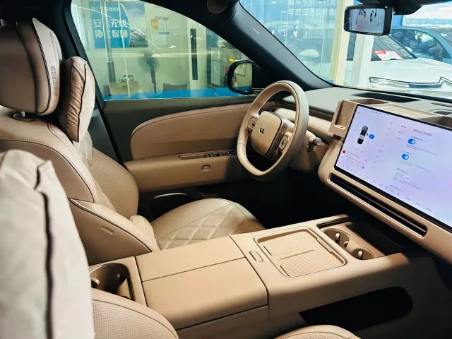Li Auto Li Xiang L9 2026 Base Model — Фото автомобиля 12