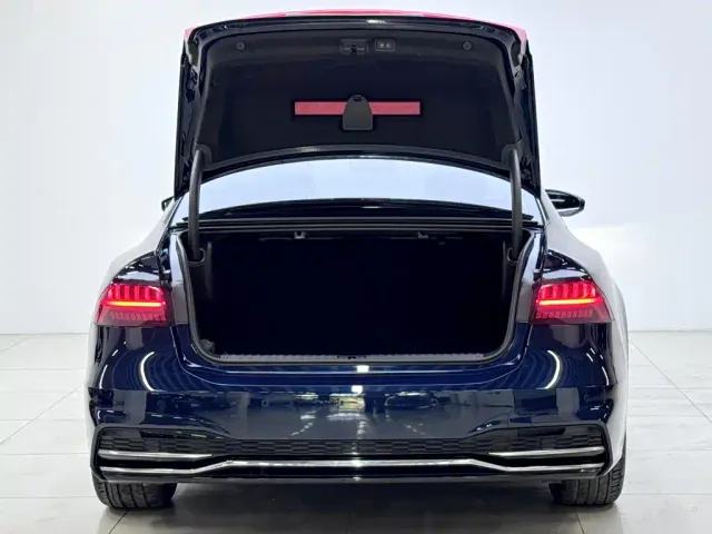 Audi A7L — Фото автомобиля 5