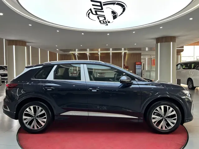 Audi Q4 e-tron — Фото автомобиля 4