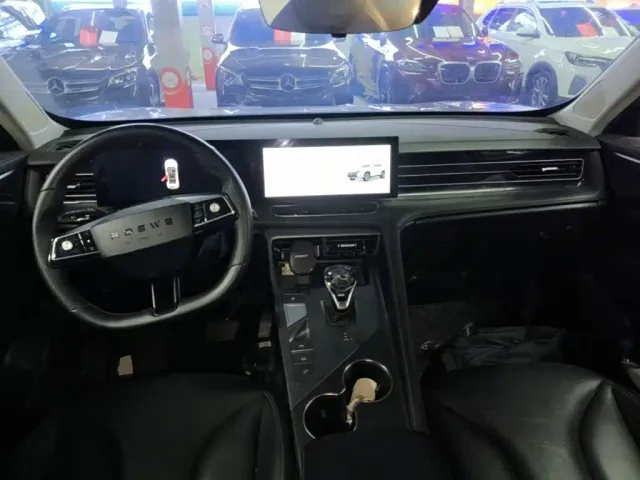 Roewe RX5 — Фото автомобиля 9