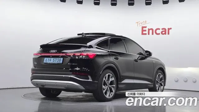 Audi Q4 e-tron F4 — Фото автомобиля 2