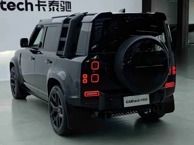 Land Rover Defender — Фото автомобиля 5