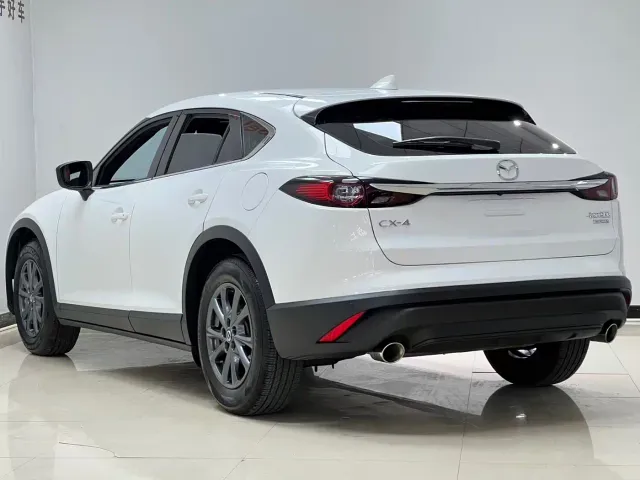 Mazda CX-4 — Фото автомобиля 4