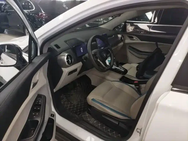 BYD Yuan Pro — Фото автомобиля 15