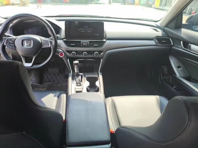 Honda Accord — Фото автомобиля 3