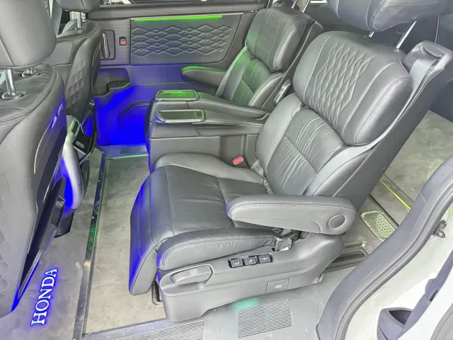 Honda Elysion — Фото автомобиля 8