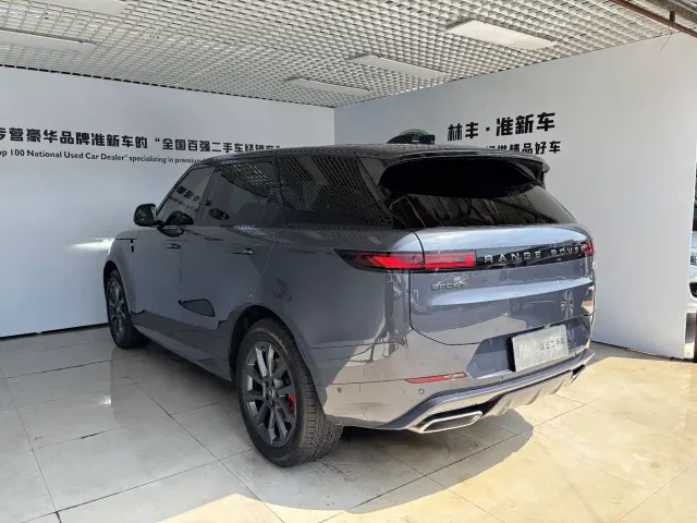 Land Rover Range Rover Sport — Фото автомобиля 4