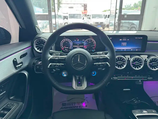 Mercedes-Benz Mercedes-Benz A-Class AMG 2025 AMG A 35 L 4MATIC — Фото автомобиля 13