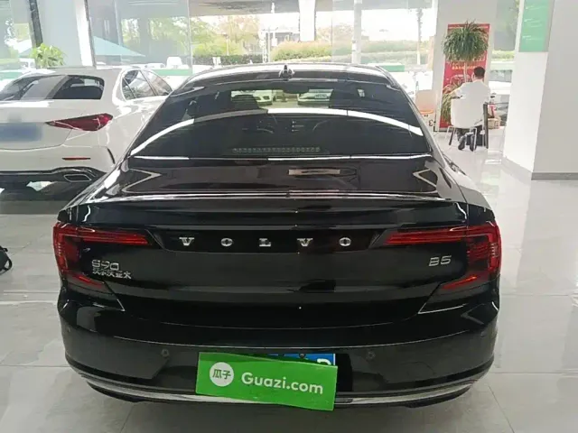 Volvo S90 — Фото автомобиля 5