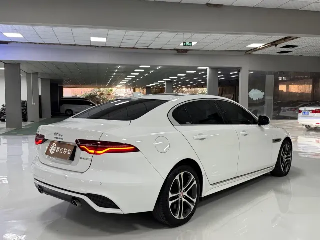 Jaguar XEL — Фото автомобиля 9