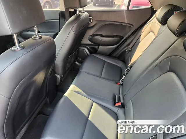 Hyundai Venue — Фото автомобиля 9
