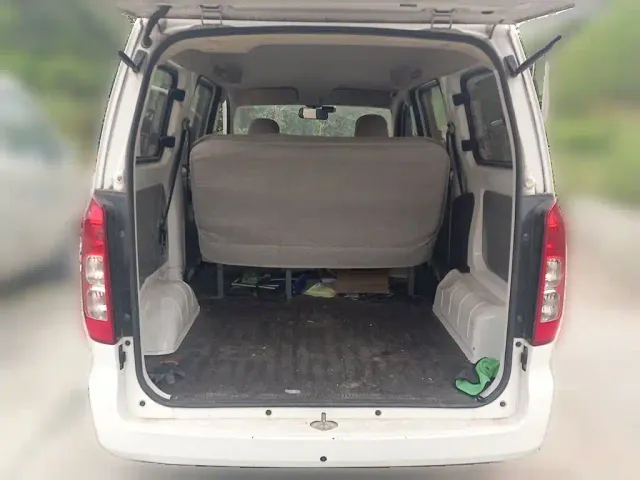 Wuling Hongguang V — Фото автомобиля 15
