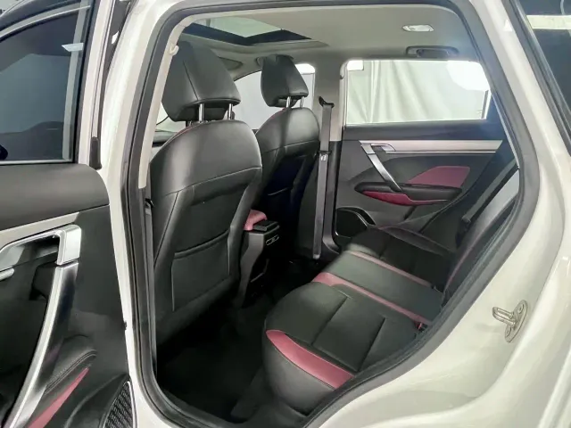Geely Binyue — Фото автомобиля 7