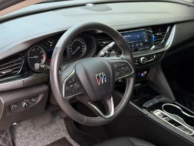 Buick Regal — Фото автомобиля 10
