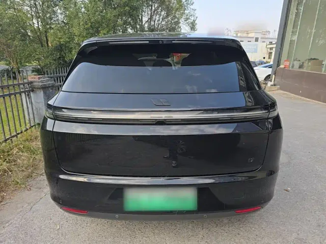 Li Auto L7 — Фото автомобиля 5