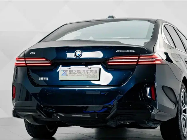 BMW i5 — Фото автомобиля 7