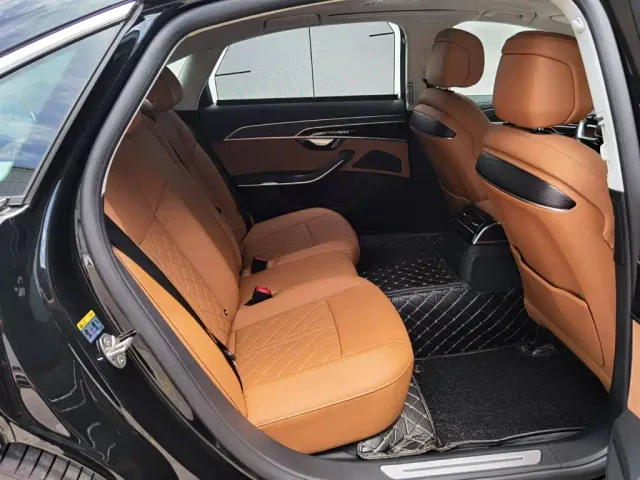 Audi A8 — Фото автомобиля 24