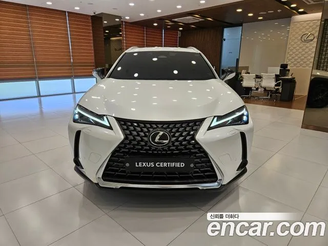 Lexus UX — Фото автомобиля 3