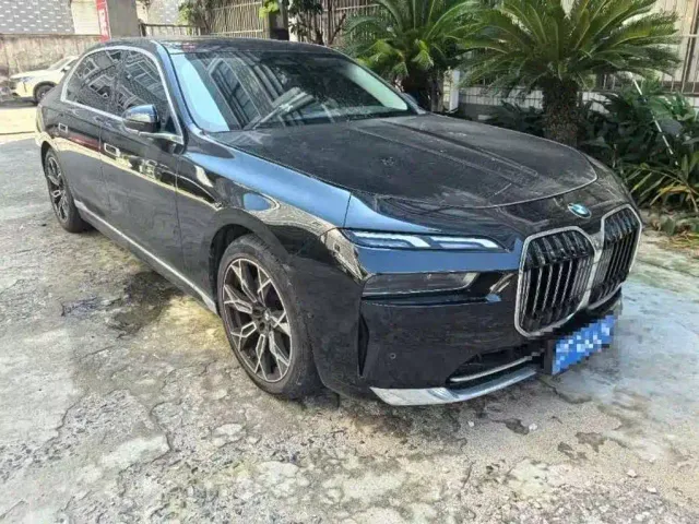BMW 7 Series — Фото автомобиля 2
