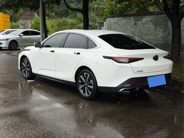 Changan Eado — Фото автомобиля 3