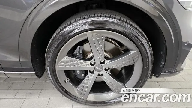 Genesis GV70 2.5T Бензин AWD — Фото автомобиля 5