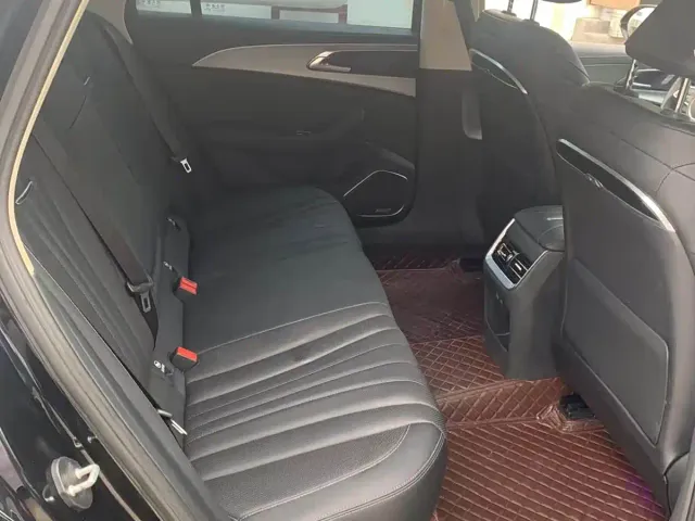 Hongqi H5 — Фото автомобиля 15