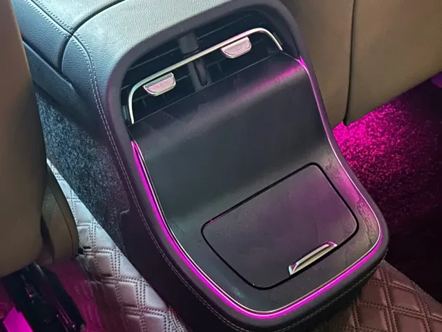 Mercedes-Benz E-Class — Фото автомобиля 12