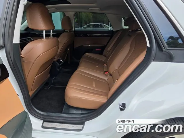 Hyundai Grandeur GN7 — Фото автомобиля 11