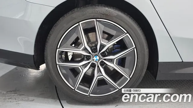 BMW 5-Series — Фото автомобиля 5