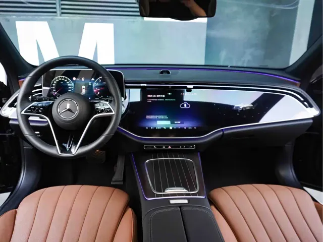 Mercedes-Benz E-Class — Фото автомобиля 18