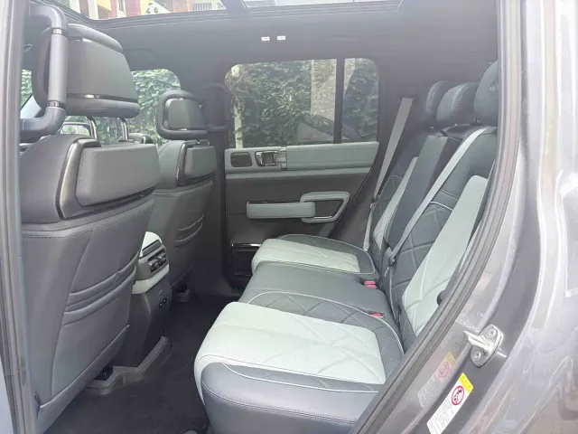 BYD FangChengBao Leopard 5 — Фото автомобиля 9