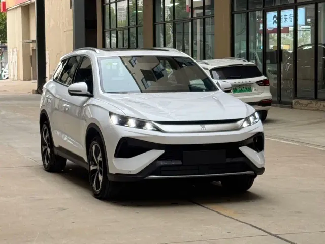 BYD Song Pro — Фото автомобиля 3