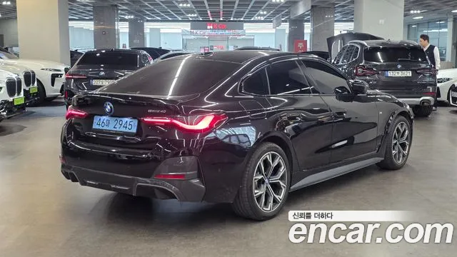 BMW i4 — Фото автомобиля 4