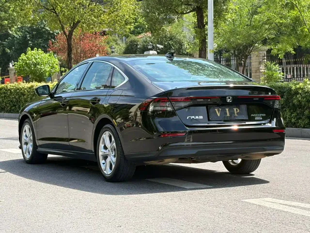 Honda Accord — Фото автомобиля 7