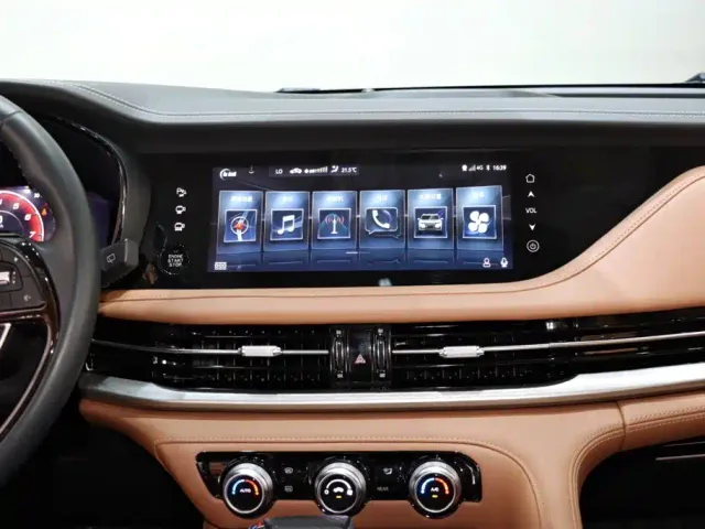 Changan CS95 — Фото автомобиля 15
