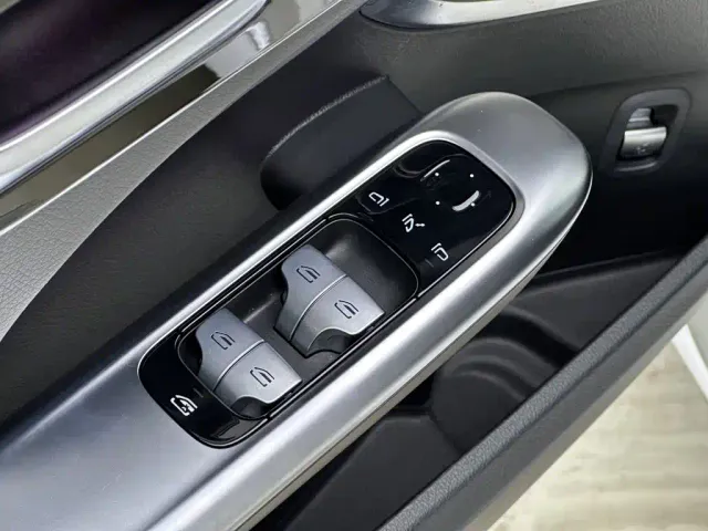 Mercedes-Benz C-Class — Фото автомобиля 12
