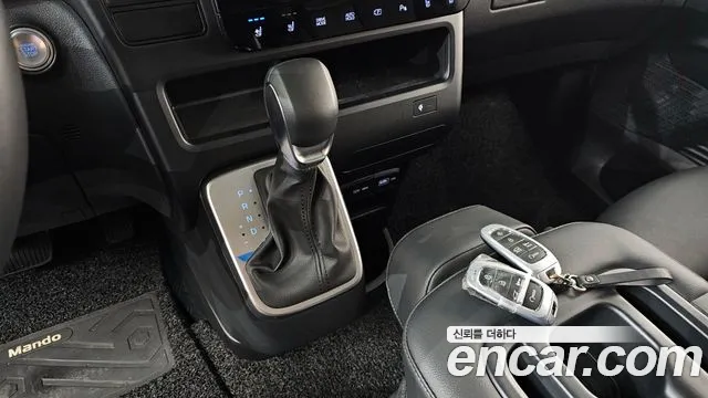 Hyundai Staria Staria L3.5 Tourer 11 мест — Фото автомобиля 9