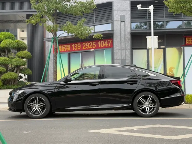 Honda Accord — Фото автомобиля 4