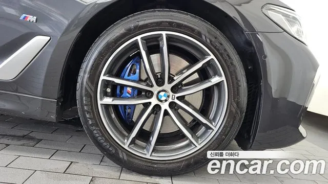 BMW 5 Series G30 — Фото автомобиля 21