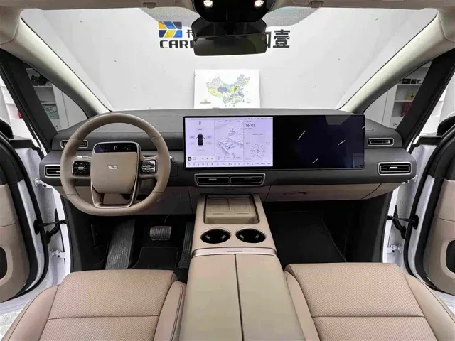 Li Auto MEGA — Фото автомобиля 11