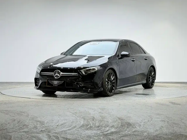 Фотография автомобиля — Mercedes-Benz A-Class AMG
