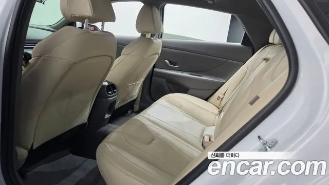 Hyundai Avante — Фото автомобиля 24