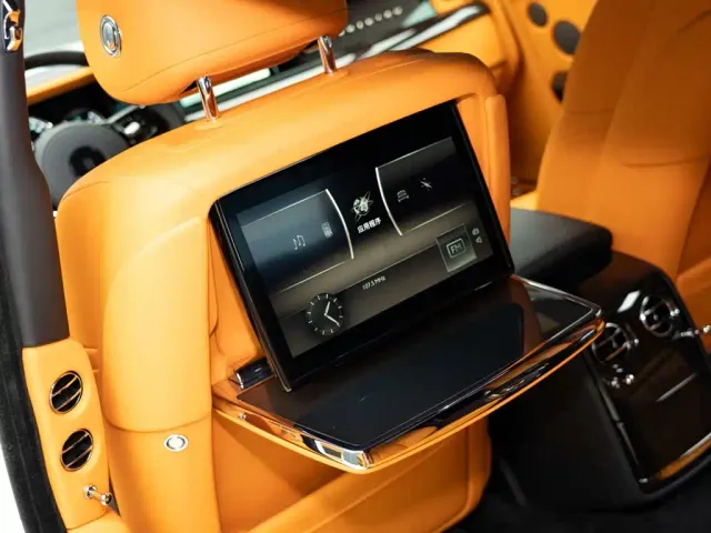 Rolls-Royce Phantom — Фото автомобиля 16