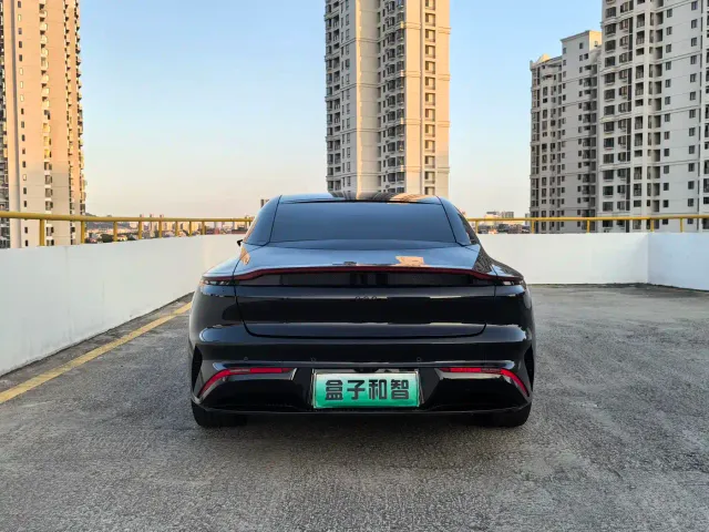 IM Motors L7 — Фото автомобиля 14