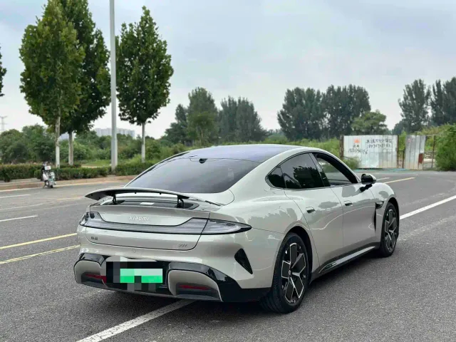 Xiaomi SU7 — Фото автомобиля 9