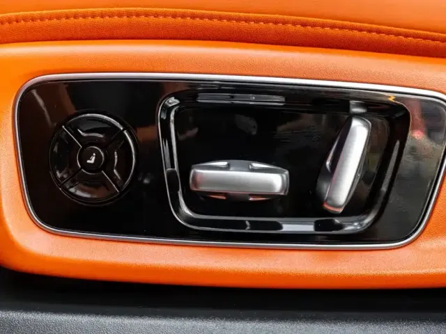Li Auto L8 — Фото автомобиля 27